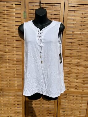 🐾2/$8- VINCE CAMUTO white Lace-Up Sleeveless Top